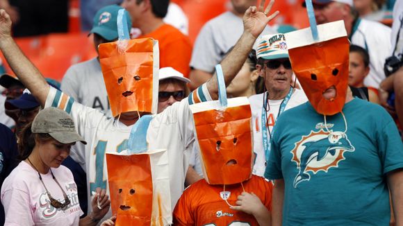 Miami-Dolphins-Fans.jpg